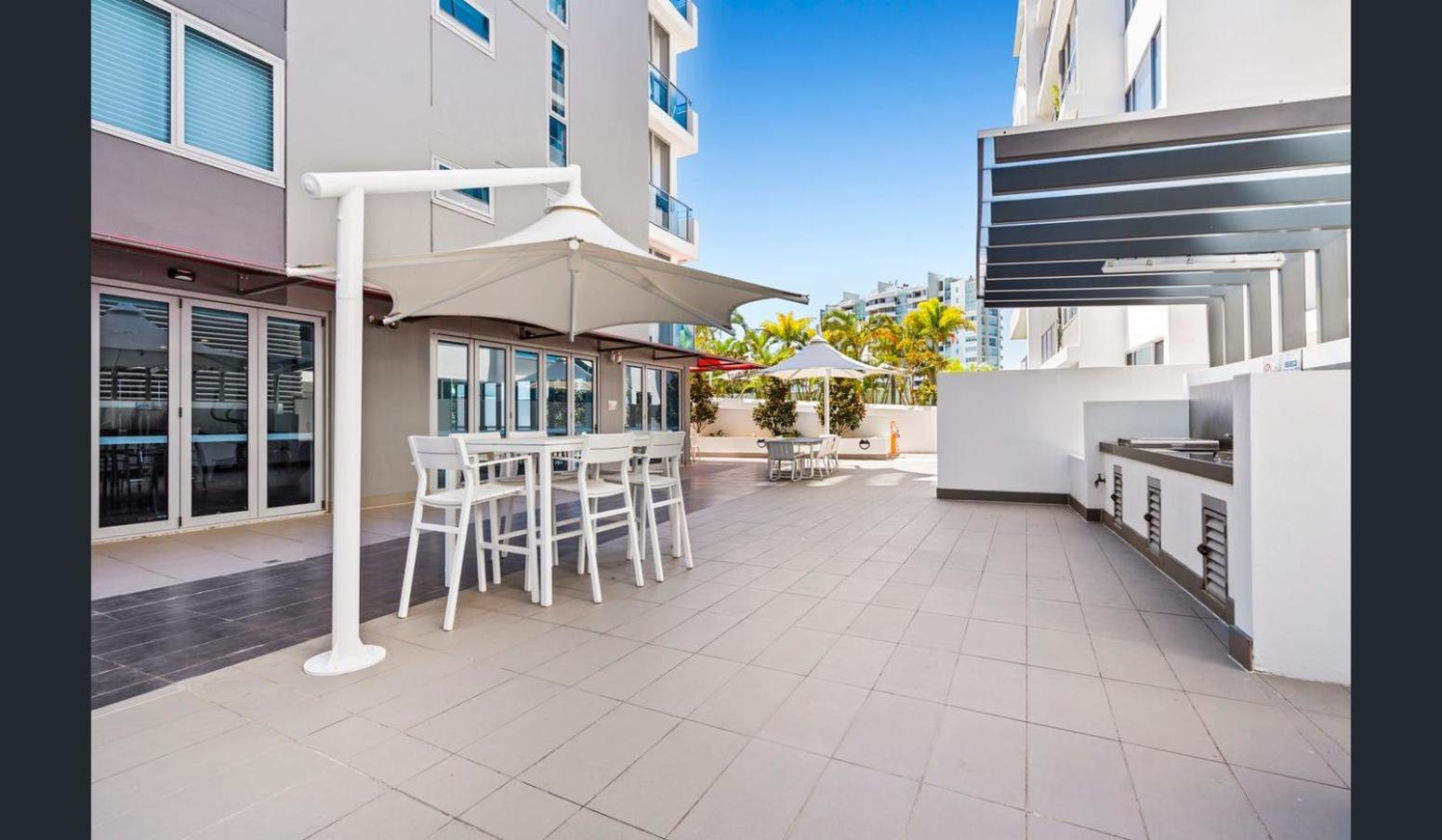 Broadwater 4 Bedroom Gold Coast