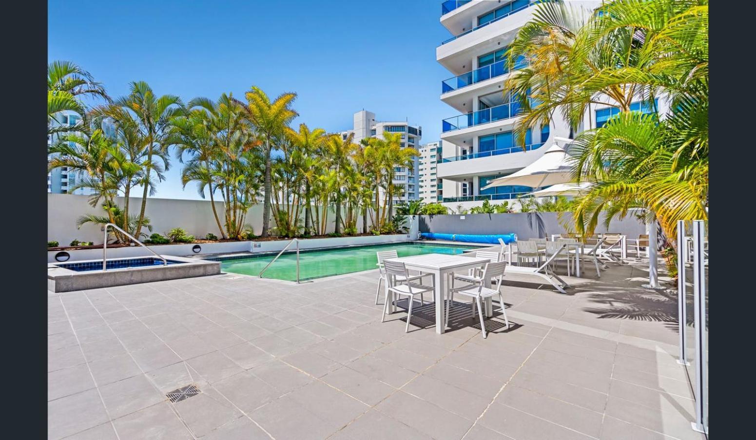 Broadwater 4 Bedroom Apartment Gold Coast