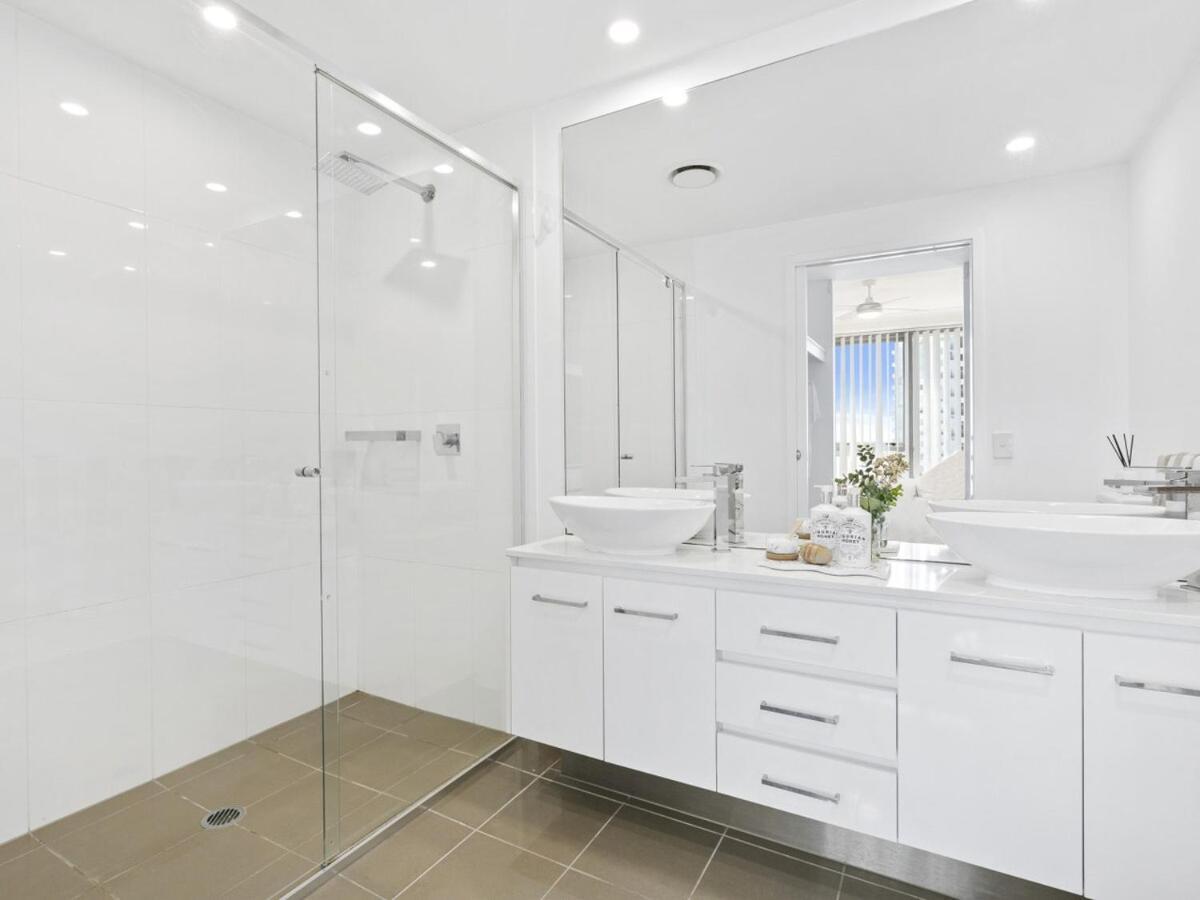 Broadwater 4 Bedroom *